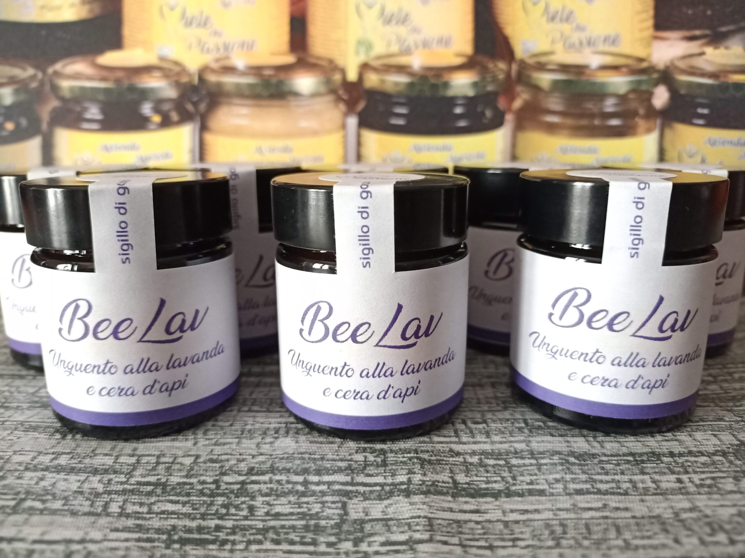 BeeLav Unguento alla lavanda e cera d'api